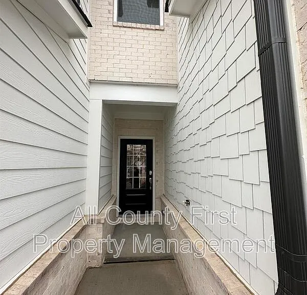 2555 Adventure Way — Photo 2