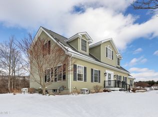3 County Ct, Pittsfield, MA 01201