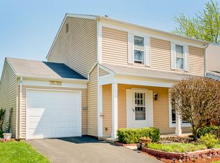 3S311 Blackthorn Ln, Warrenville, IL