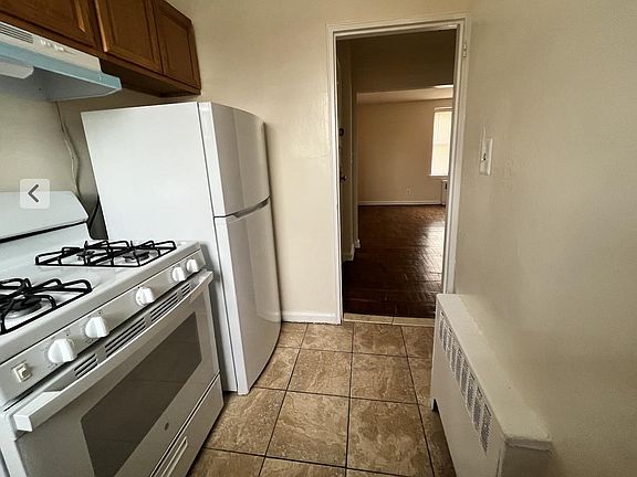 3rd image of 137 Smith St #1A