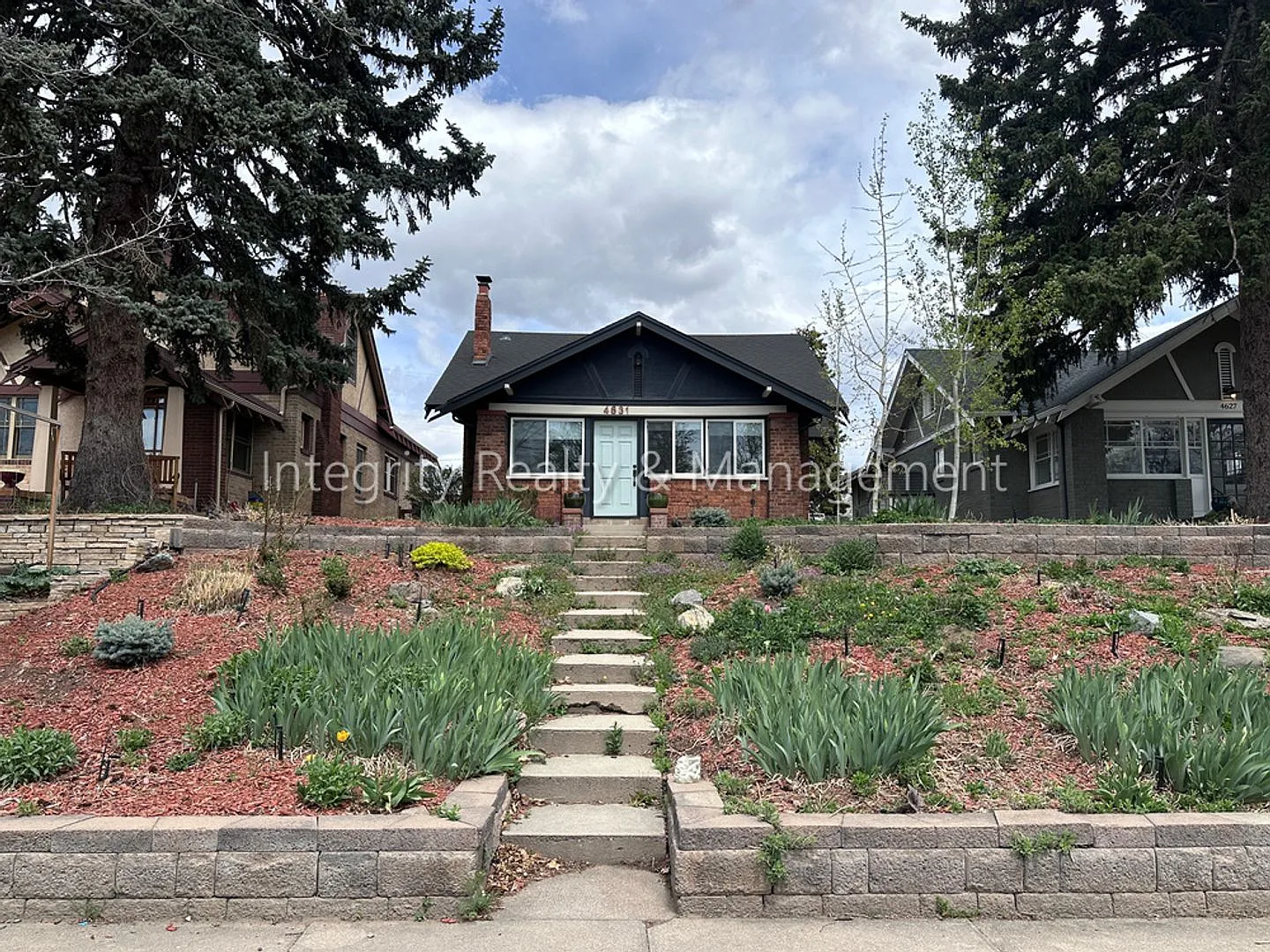 2 Bed/2 Bath, 1,880 Sqft - 4631 W Montcrieff Pl Denver, CO 80212 — Photo 1