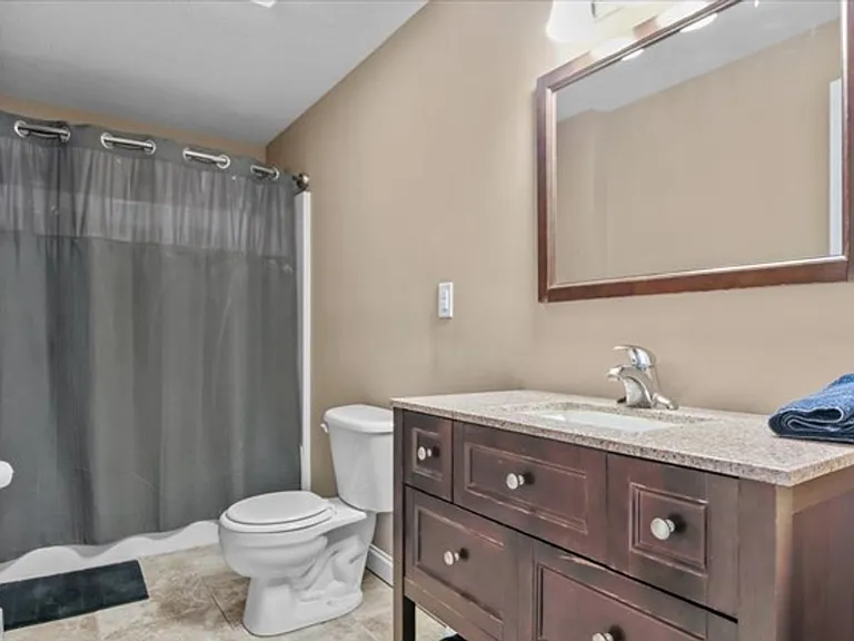 1408 S Madison St — Photo 21