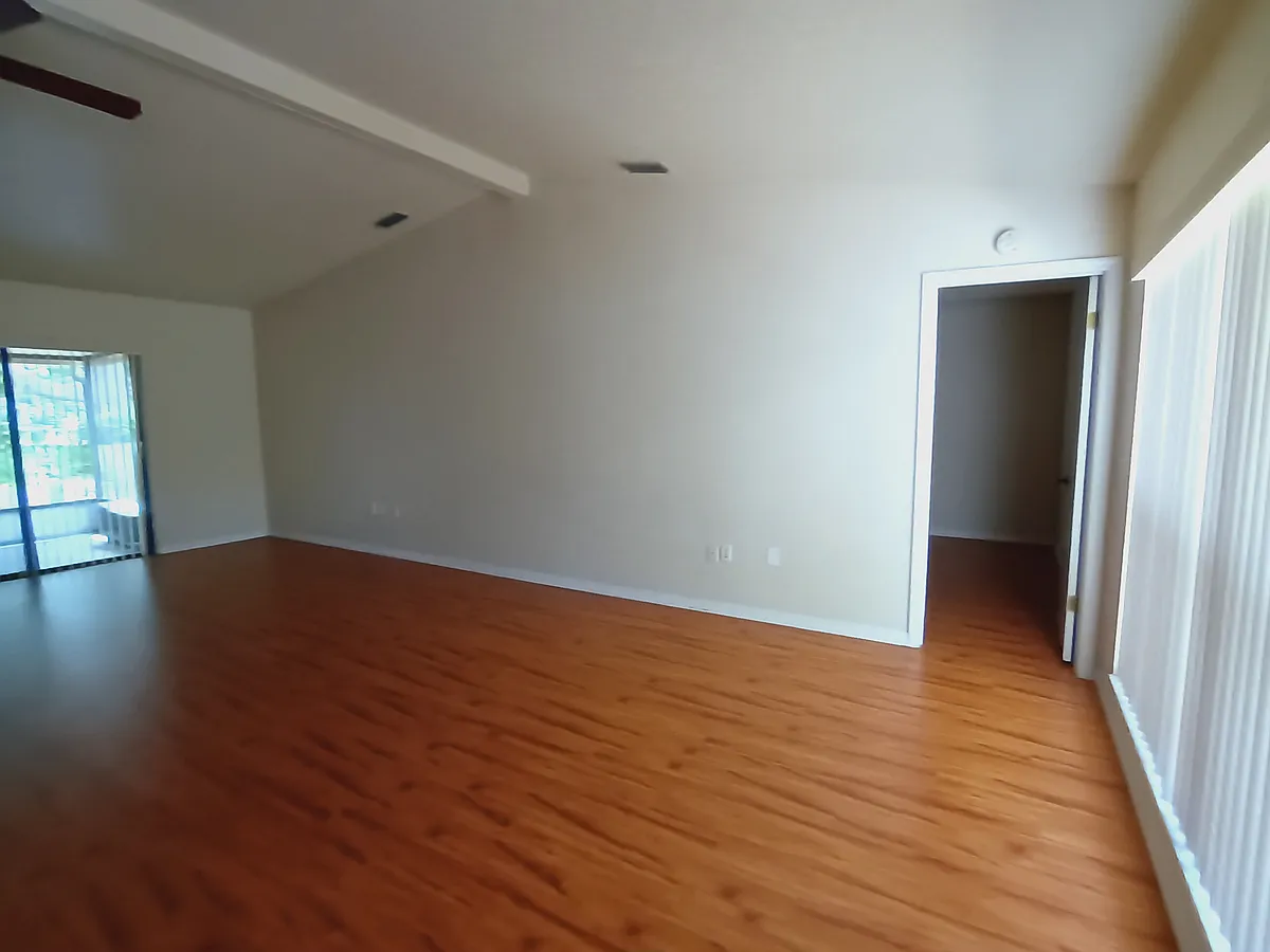 Building Photo - 9046 Blackstone St
