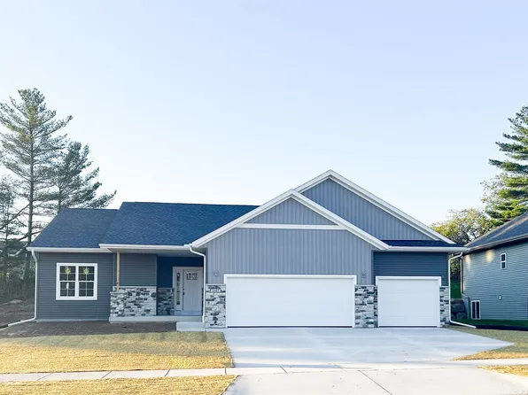 4402 Scottys Dr, Janesville, WI 53546
