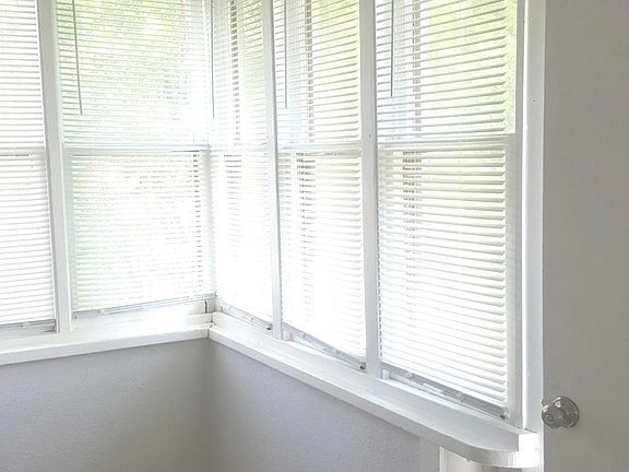 Enclosed porch, Unit A 