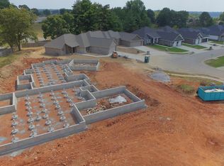 2443 E Swallow St, Springfield, MO 65804