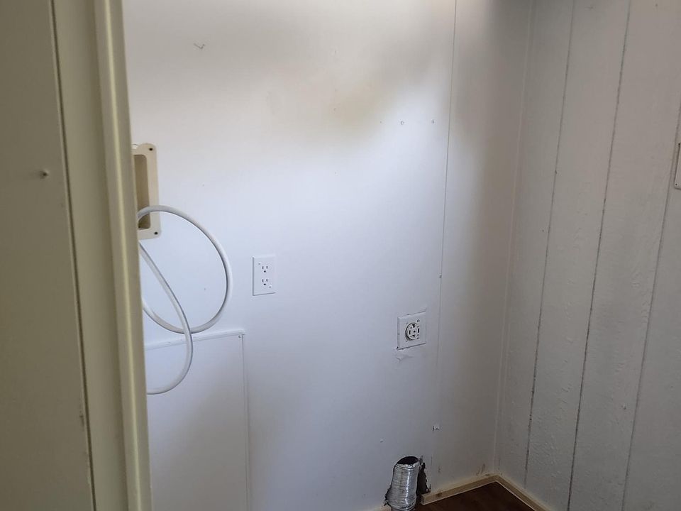 1st image of 18638 Weeping Willow Ln