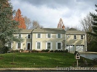 10533 Macarthur Blvd, Potomac, MD 20854