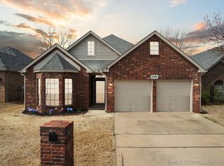 4300 S Willow Ave, Broken Arrow, OK 74011