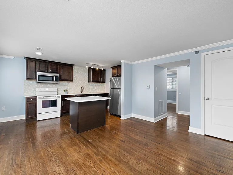4544 Summit St — Photo 48