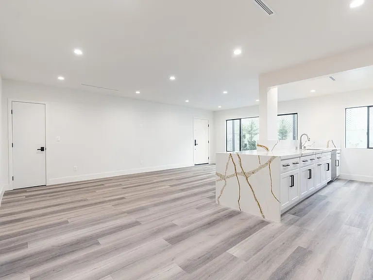 1262 N Sweetzer Ave #109 — Photo 14