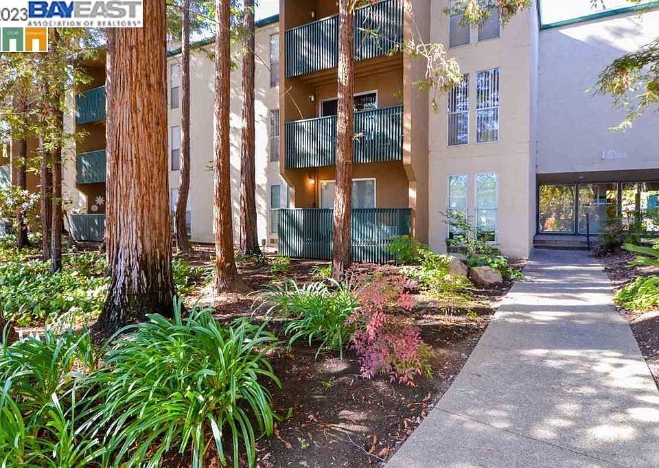 1st image of 185 Sierra Dr APT 211