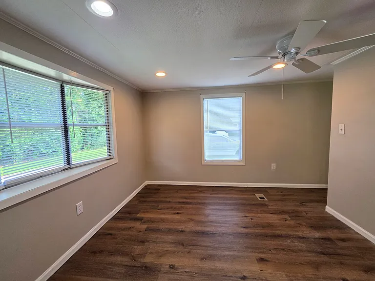 2821 Hillcrest Ave #7 — Photo 9