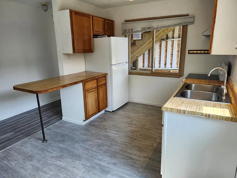 1810 Felten Rd #6 — Photo 3