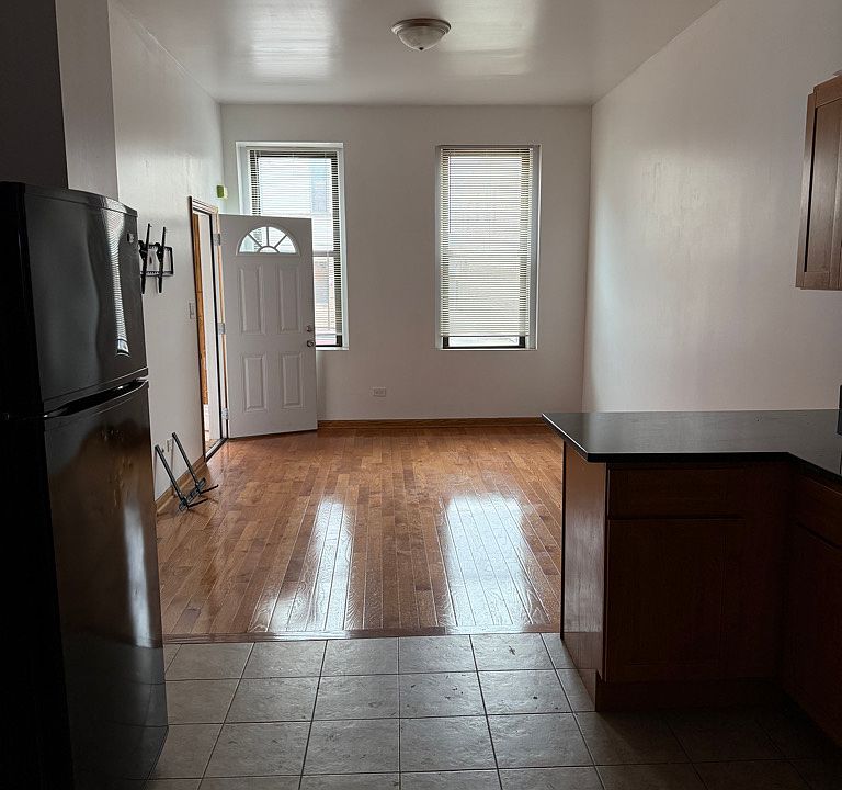 2nd image of 3138 S Morgan St #1F