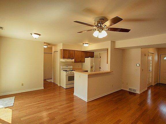 5th image of 2304 Linden Dr