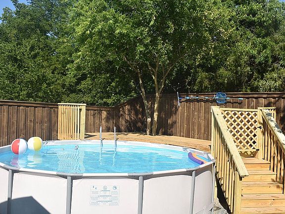 2nd image of 114 Stonebriar Way