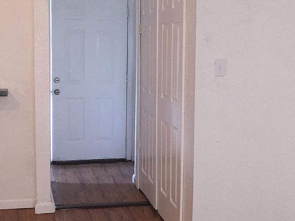 5th image of 1113 Scotsdale Dr APT D