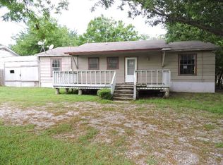 215 E Pecan St, Campbell, TX 75422