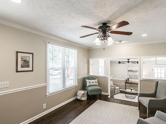 4th image of 129 Creekwood Ln