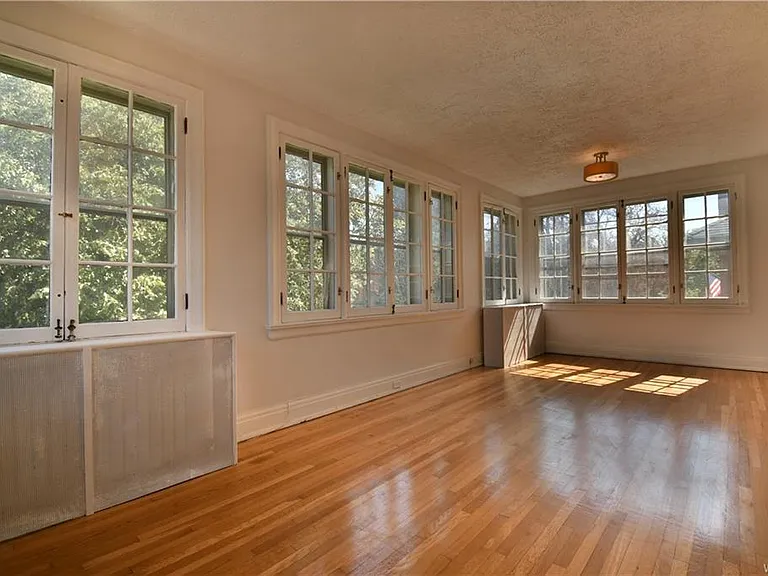 116 Linwood Ave — Photo 14