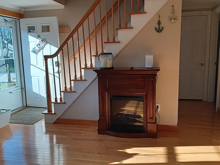16 Harrington St — Photo 2