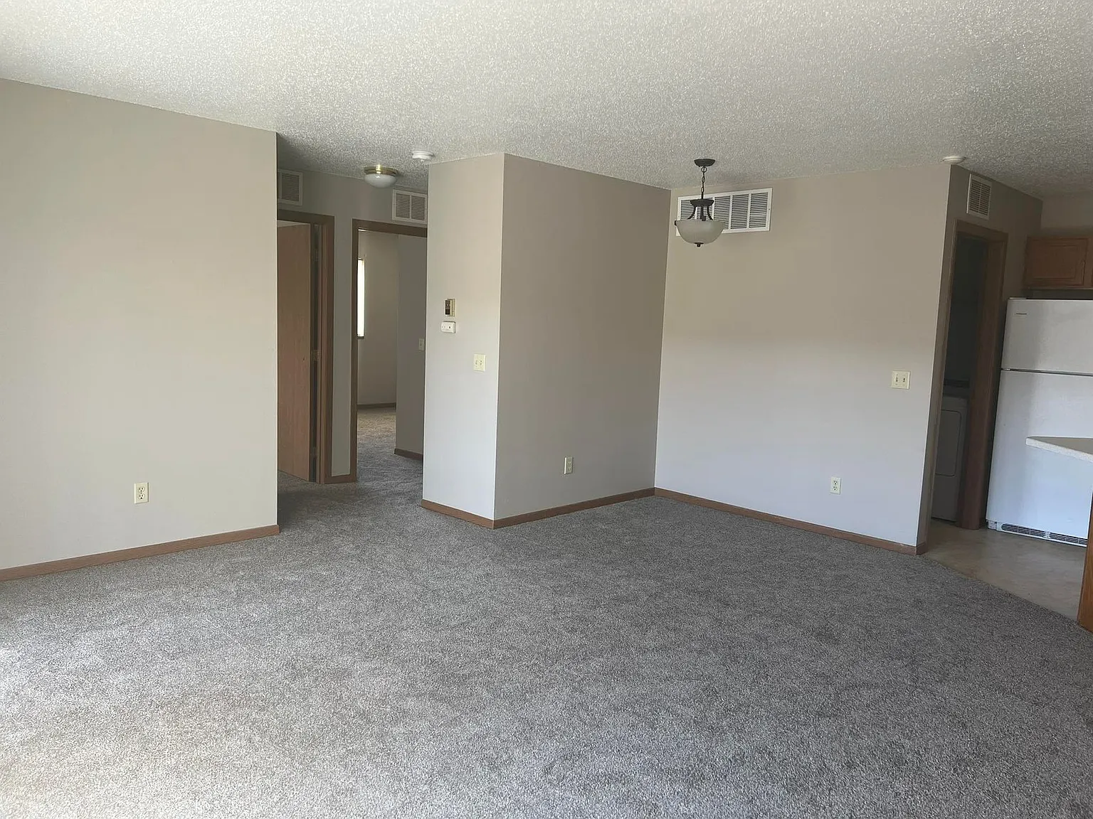 East Briar Estates — Photo 2