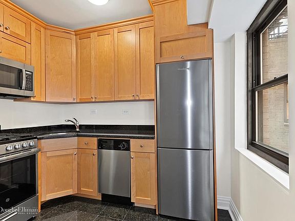 5th image of 141 E 56th St APT 9J