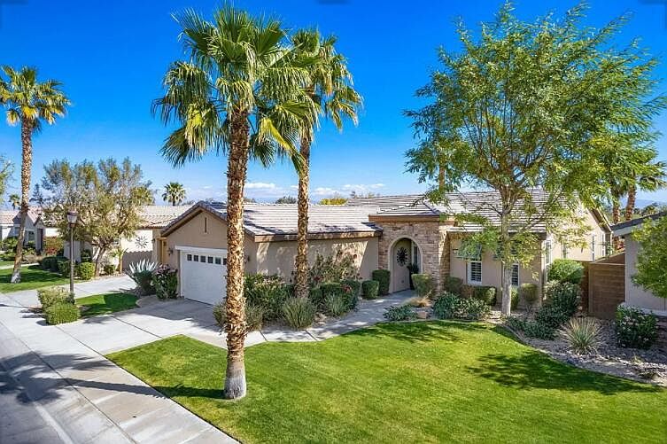 1st image of 61634 Topaz Dr