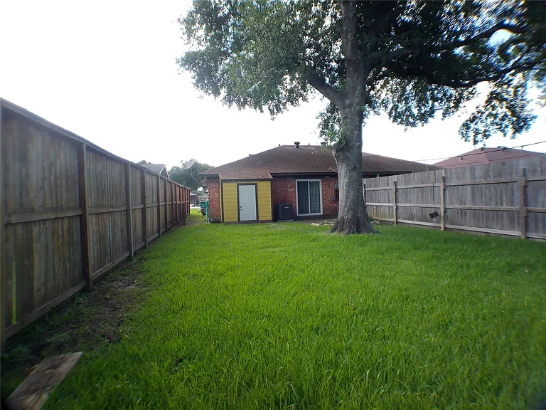 6350 Crestside Dr — Photo 29