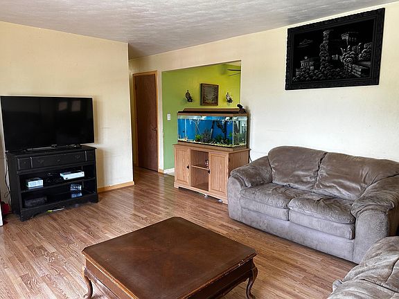 2nd image of 6423 Nell Dr