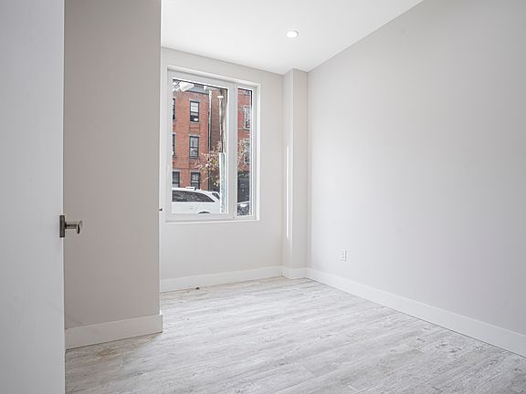 5th image of 948 Bergen St #1F