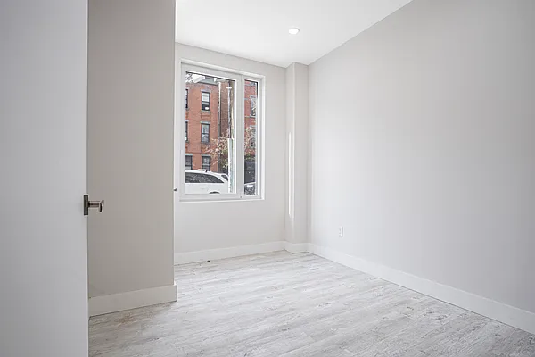 Rented by Skyhigh Realty NYC LLC | media 24