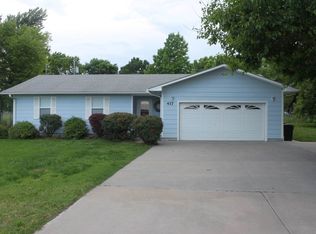 417 Wheat Rd, Winfield, KS 67156