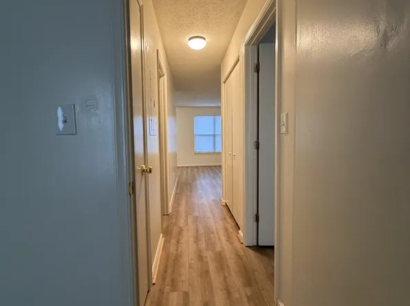 2014 E Pembroke Ave, Hampton, VA