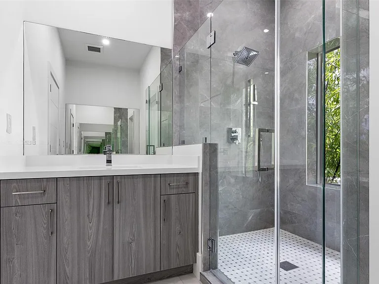3142 Carter St — Photo 11