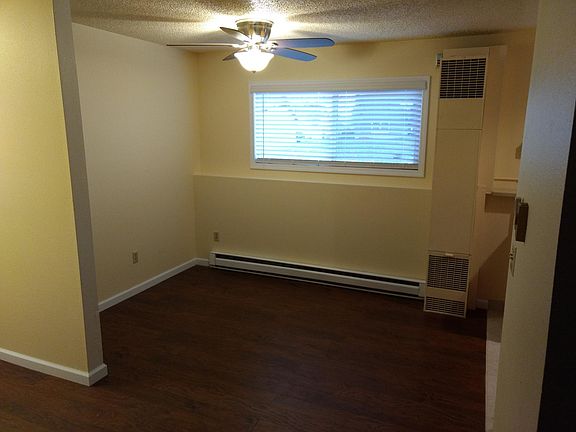 4th image of 2404 Southhills Dr APT 1