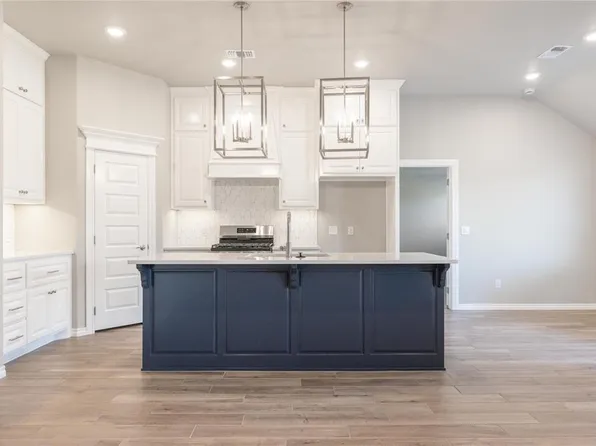 12333 SW 32nd St, Yukon, OK 73099