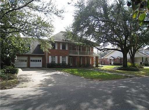 3rd image of 25 Holly Dr