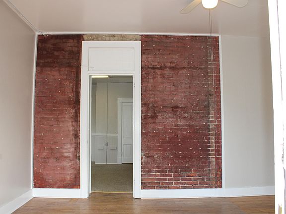 3rd image of 900 S Broadway St #1