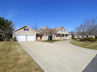 84 Pheasant Ridge Rd, Seekonk, MA 02771