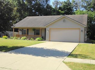 909 Cora Ln, Fremont, IN 46737