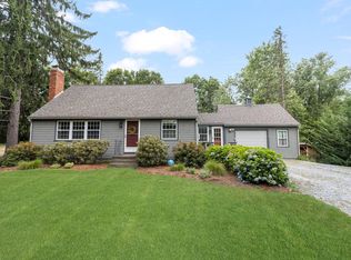 133 Wampanoag Rd, Warwick, RI 02818