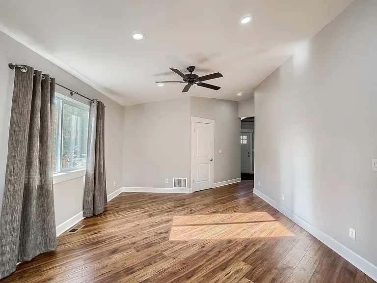 417 N West St — Photo 9