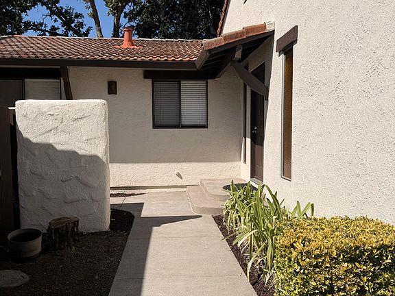 4th image of 853 Shadyoak Dr
