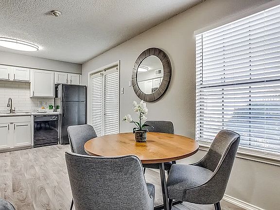 3rd image of 2105 Cottonwood Club Dr #4-426