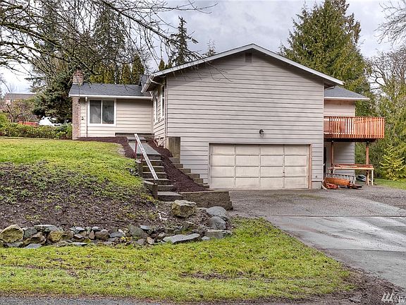 4th image of 817 19th Ave SE