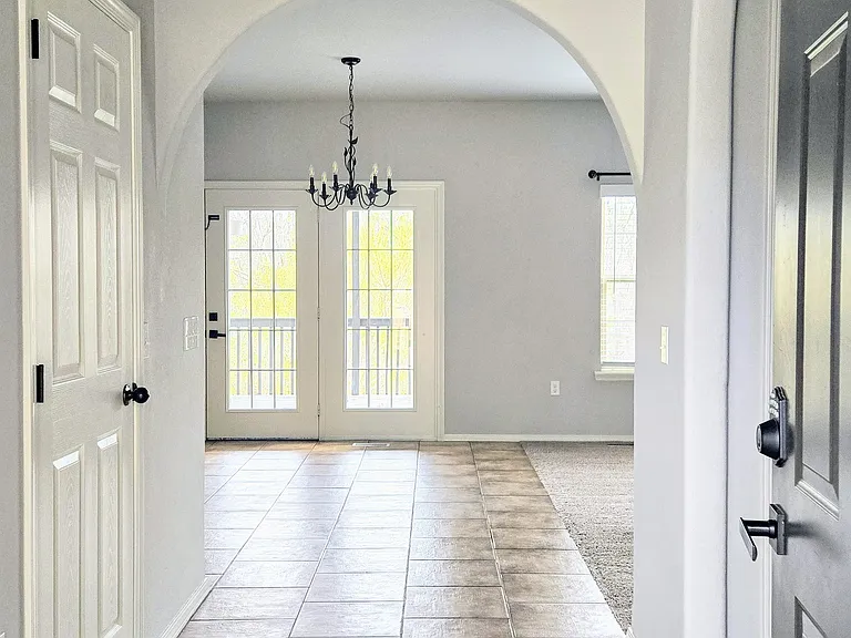 36 Westbury Dr — Photo 3