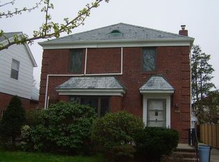 7526 193rd St, Flushing, NY 11366