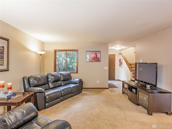 3rd image of 2526 175th Ave NE